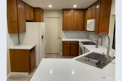 1411 Klamath Drive, Suisun City, CA 94585 - Photo 7