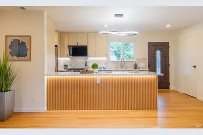 534 Rowland Boulevard, Novato, CA 94947 - Photo 3