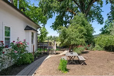 5091 Dry Creek Road, Healdsburg, CA 95448 - Photo 25