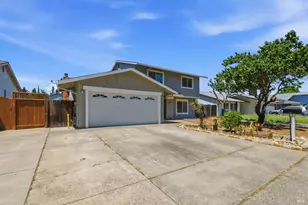 438 Royal Oaks Dr, Vacaville, CA 95687 - Photo 3