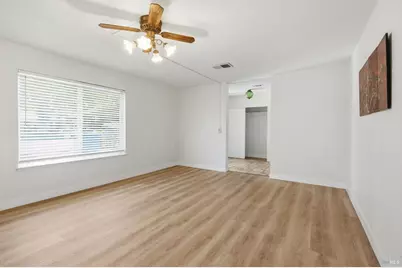 438 Royal Oaks Drive, Vacaville, CA 95687 - Photo 5