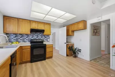 438 Royal Oaks Drive, Vacaville, CA 95687 - Photo 13