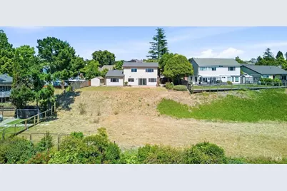 242 Dundee Way, Benicia, CA 94510 - Photo 75