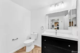 555 10th St, Oakland, CA 94607 - Photo 17