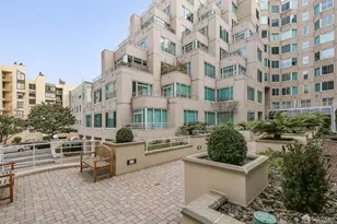 240 Lombard St, San Francisco, CA 94111 - Photo 31