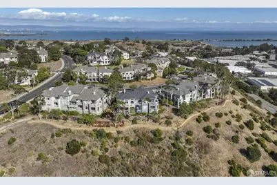 141 Kestrel Court, Brisbane, CA 94005 - Photo 51