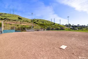 141 Kestrel Ct, Brisbane, CA 94005 - Photo 49