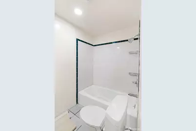 1748 E 15th Street, Oakland, CA 94606 - Photo 17