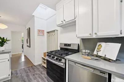 761 Noe Street, San Francisco, CA 94114 - Photo 27
