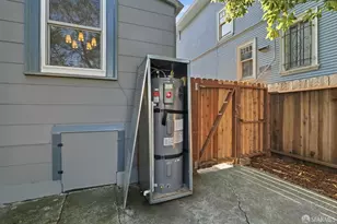 1082 55th St, Oakland, CA 94608 - Photo 47