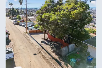 9117 Burr Street, Oakland, CA 94605 - Photo 35