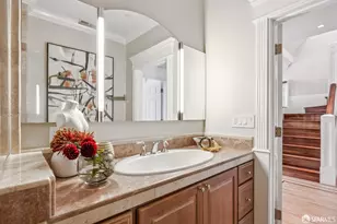 729 Douglass St, San Francisco, CA 94114 - Photo 33