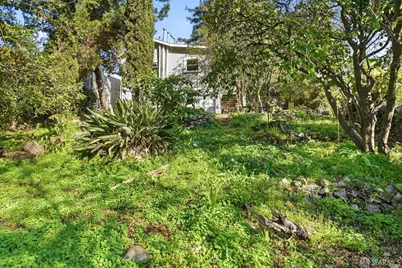 6391 Hillmont Drive, Oakland, CA 94605 - Photo 23