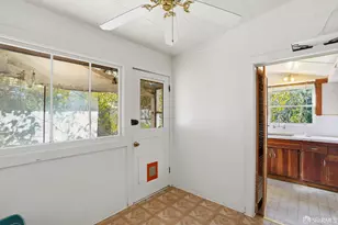 6391 Hillmont Dr, Oakland, CA 94605 - Photo 15