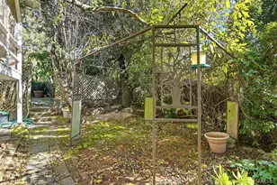 6391 Hillmont Dr, Oakland, CA 94605 - Photo 21