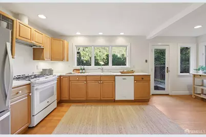 6891 Pinehaven Road, Oakland, CA 94611 - Photo 15