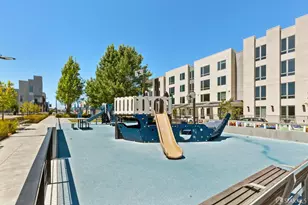 451 Donahue St, San Francisco, CA 94124 - Photo 55