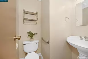 1391 Monument Blvd, Concord, CA 94520 - Photo 15