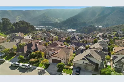 147 Elderberry Lane, Brisbane, CA 94005 - Photo 3