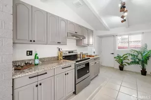 10860 Wunderlich Dr, Cupertino, CA 95014 - Photo 11