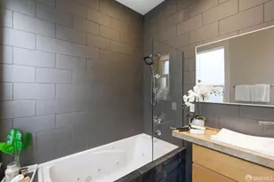 471 S Van Ness Ave, San Francisco, CA 94103 - Photo 17