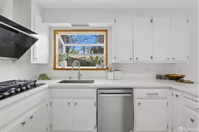 8440 Skyline Boulevard, Oakland, CA 94611 - Photo 31