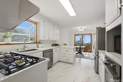 8440 Skyline Boulevard, Oakland, CA 94611 - Photo 29