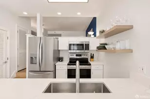 220 Lombard St, San Francisco, CA 94111 - Photo 7