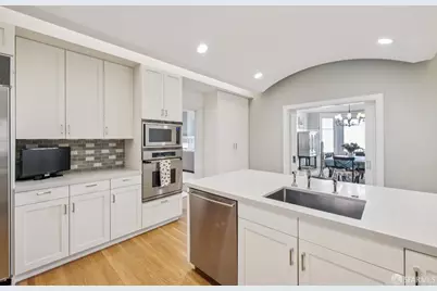 2450 Vallejo Street, San Francisco, CA 94123 - Photo 19