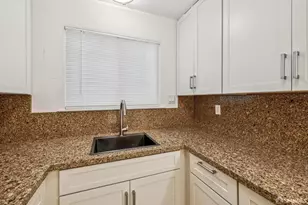 2077 Jackson St, San Francisco, CA 94109 - Photo 11