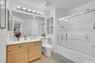 320 Caldecott Ln, Oakland, CA 94618 - Photo 19