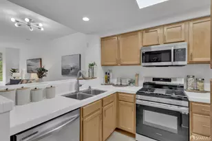 320 Caldecott Ln, Oakland, CA 94618 - Photo 3