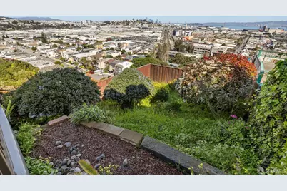 100 Bridgeview Drive, San Francisco, CA 94124 - Photo 33