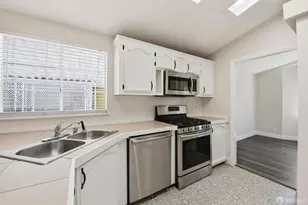 2470 Bourbon Dr, Hayward, CA 94545 - Photo 17