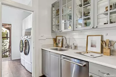1252 Pacific Avenue, San Francisco, CA 94109 - Photo 17