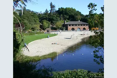 5380 Thomas Avenue, Oakland, CA 94618 - Photo 19