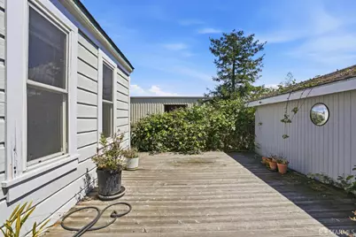 979 Grace Avenue, Oakland, CA 94608 - Photo 33