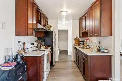 110 Gardenside Drive, San Francisco, CA 94131 - Photo 29