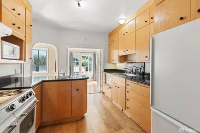 1027 Lincoln Way, San Francisco, CA 94122 - Photo 13