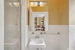2111 Hyde St, San Francisco, CA 94109 - Photo 27