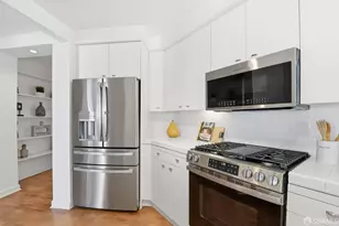 690 Chestnut St, San Francisco, CA 94133 - Photo 9