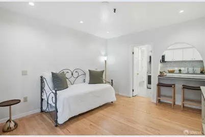 2001 Sacramento Street #9, San Francisco, CA 94109 - Photo 3