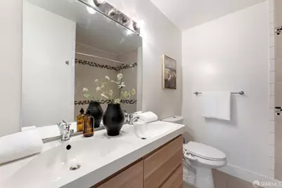 1425 Lakeside Drive #209, Oakland, CA 94612 - Photo 17