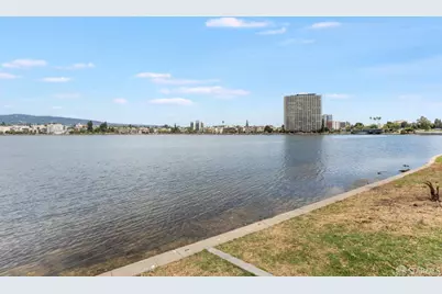 1425 Lakeside Drive #209, Oakland, CA 94612 - Photo 27