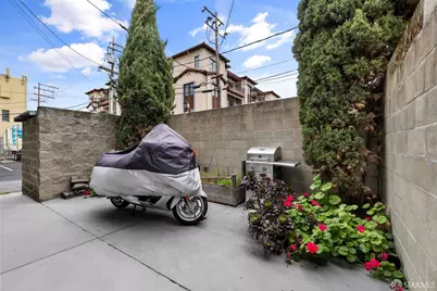 577 Laurel Street, San Carlos, CA 94070 - Photo 17