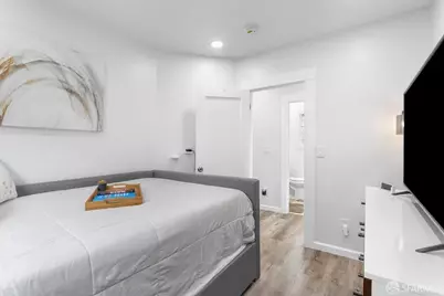 6672 Brann Street, Oakland, CA 94605 - Photo 13