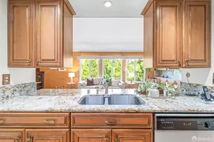 8040 Hansom Dr, Oakland, CA 94605 - Photo 15