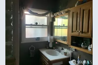 3001 Brookfield Avenue, Oakland, CA 94605 - Photo 11