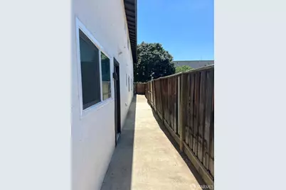 3319 E Tyler Avenue, Fresno, CA 93702 - Photo 9