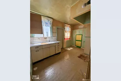 1327 Palou Avenue, San Francisco, CA 94124 - Photo 7